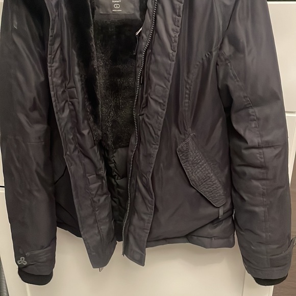 Aritzia winter jacket - Picture 2 of 4